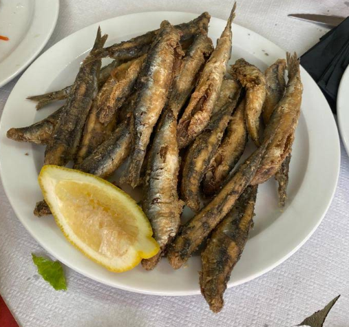 Pescado fresco del día en Mesón Juanito